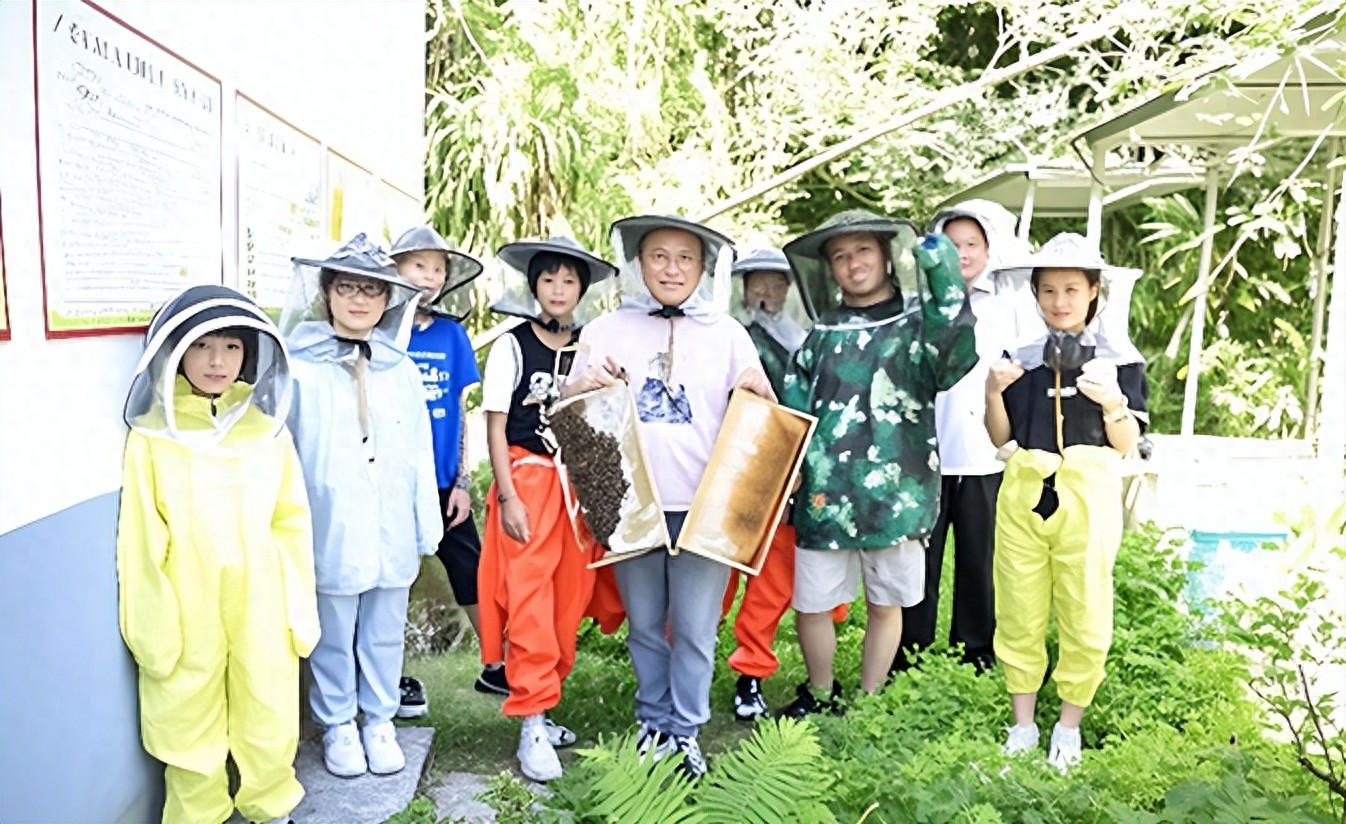 高素質(zhì)農(nóng)民成長記I傳統(tǒng)蜂農(nóng)蛻變?yōu)閿?shù)字農(nóng)業(yè)牧蜂人
